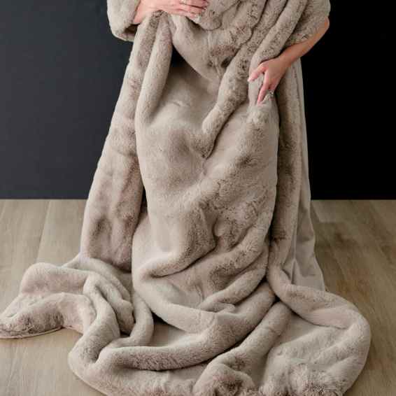 布団・毛布 EDITION New York/London Faux Fur Throw EDITION New York/London Faux Fur Throw