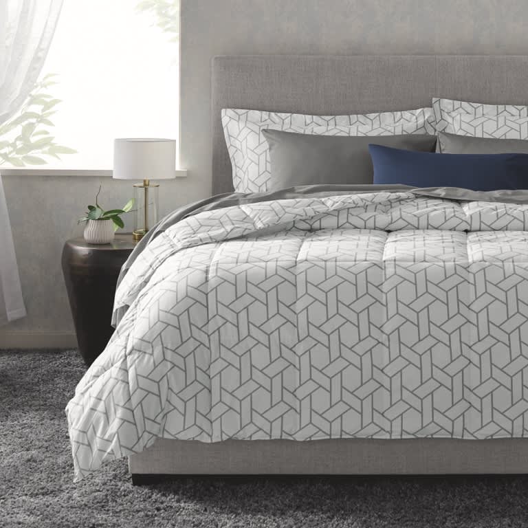 Classic Down Alternative Comforter Set