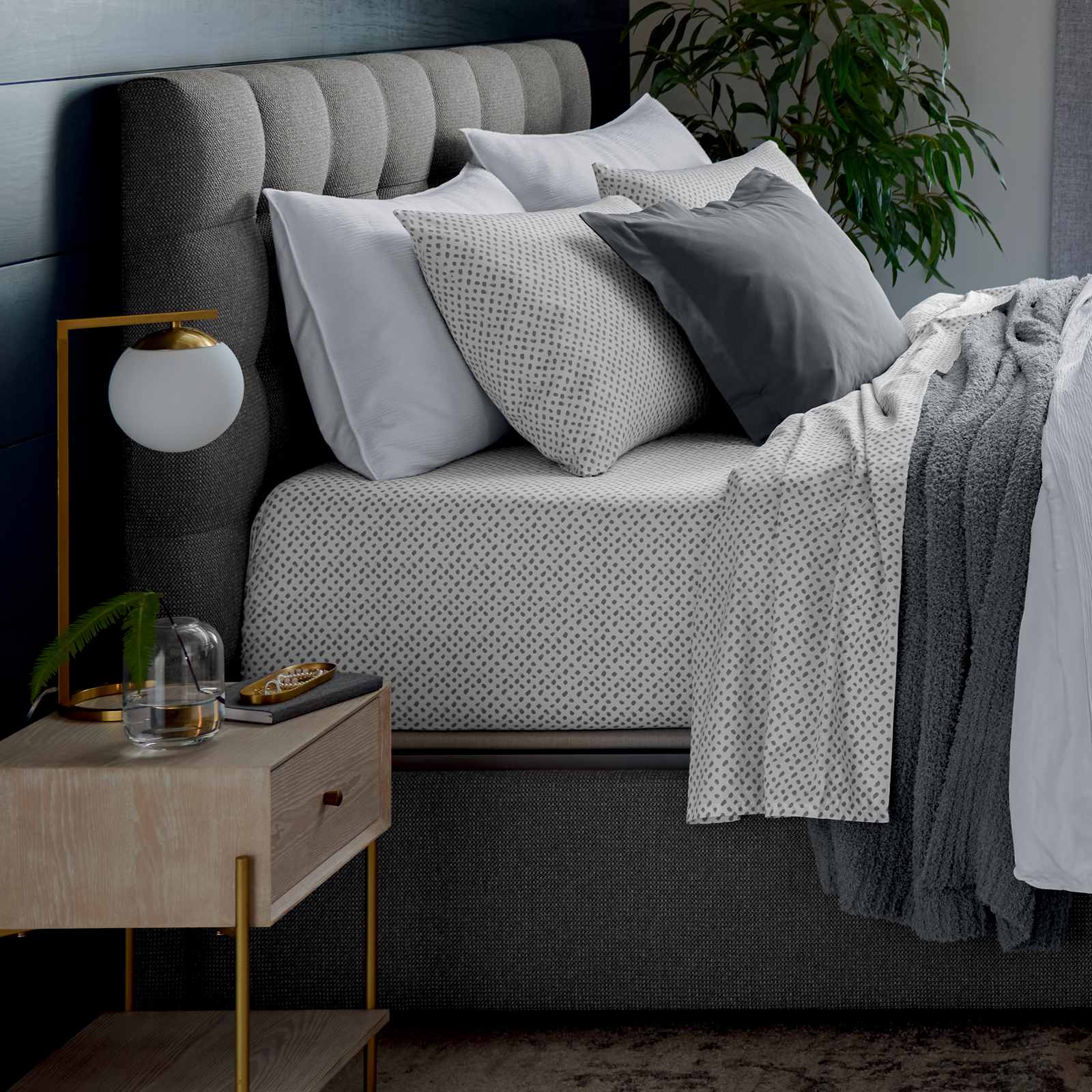 Soft Modern upholstered bed - Sleep Number