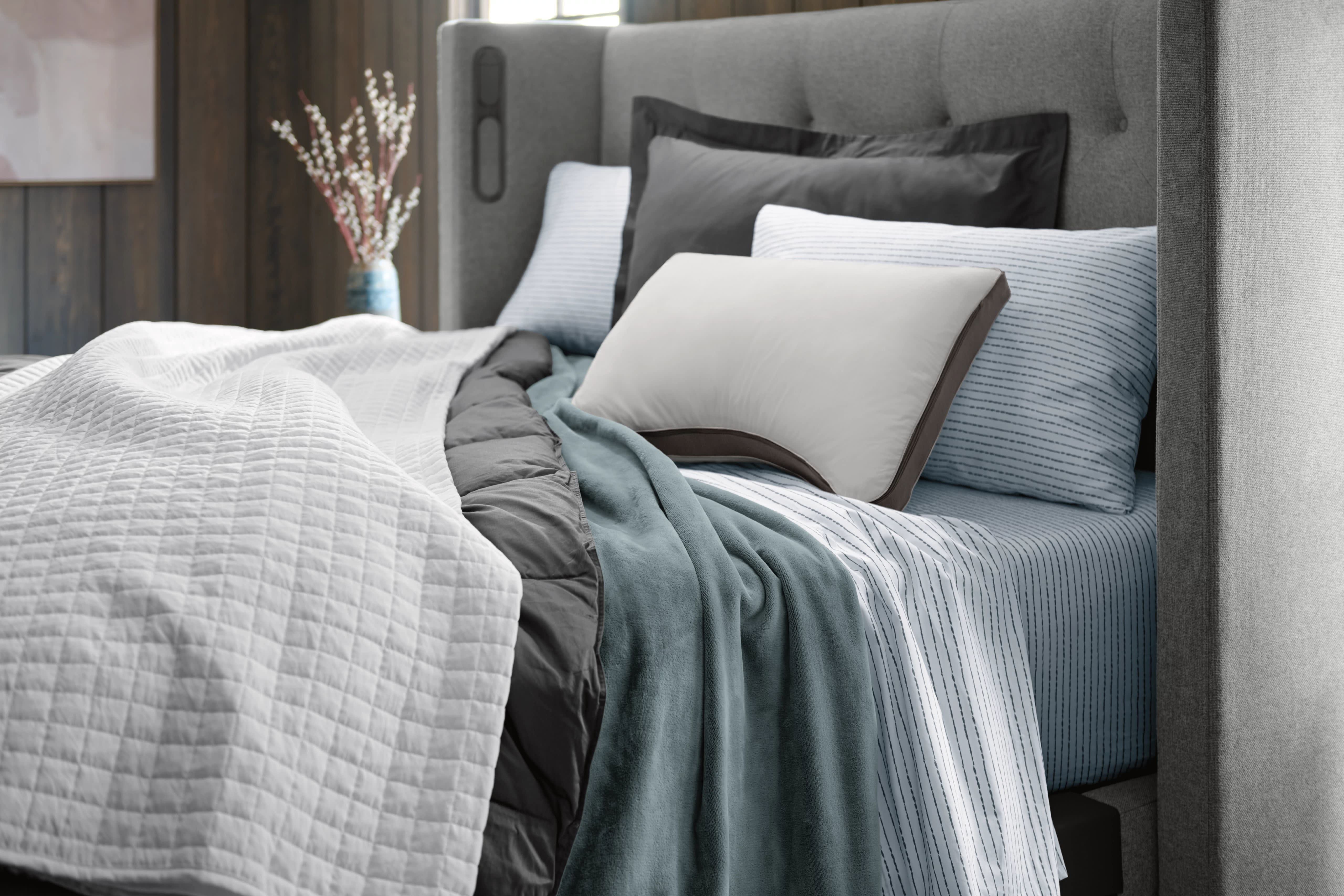 Quilt vs. Comforter Which is right for you? Sleep Number