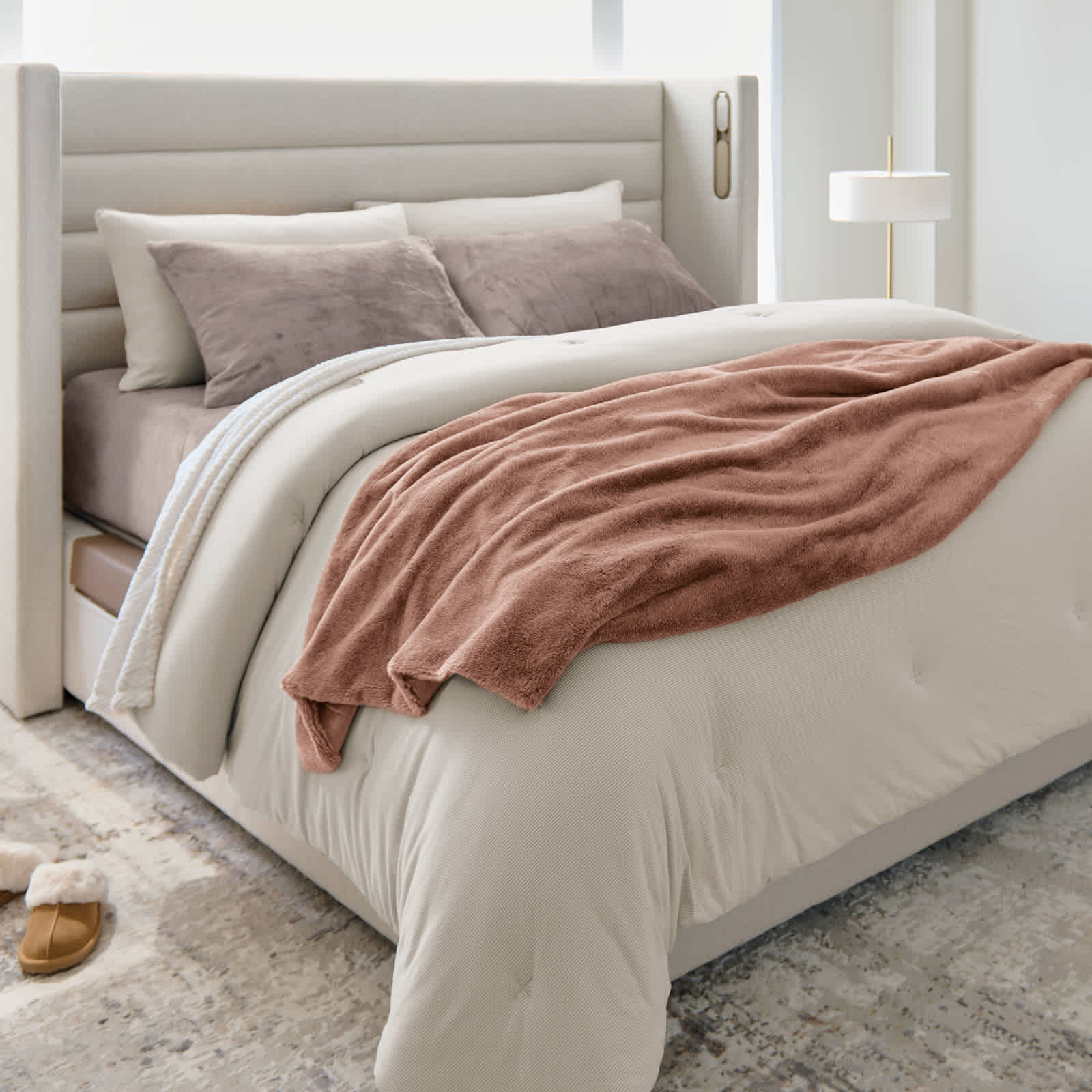 Classic faux fur throw blanket