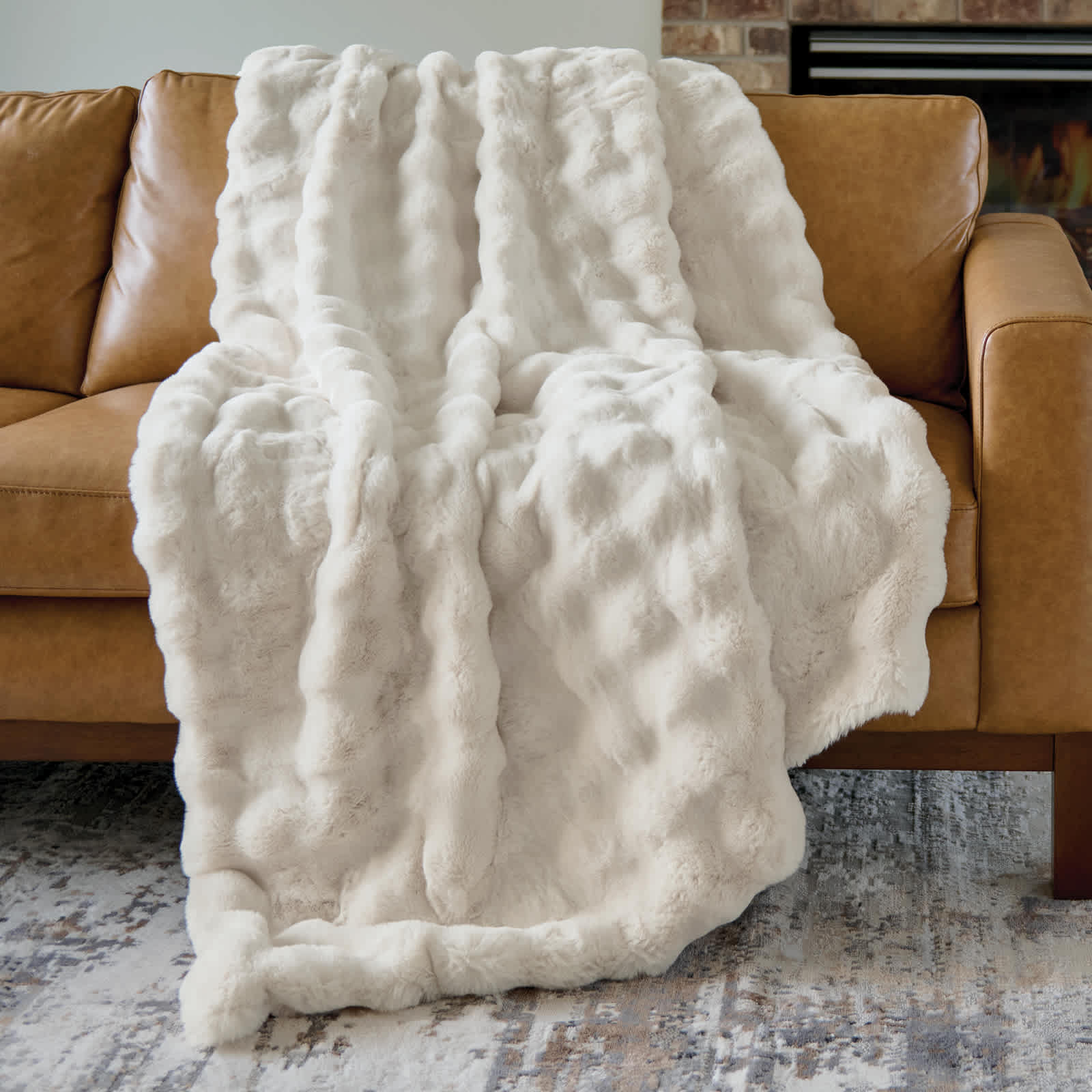 Luxe faux fur throw blanket | Sleep Number